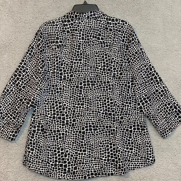 Orvis Wrinkle Resistant Button Up Blouse Black & White Print Size 18 - Picture 13 of 14